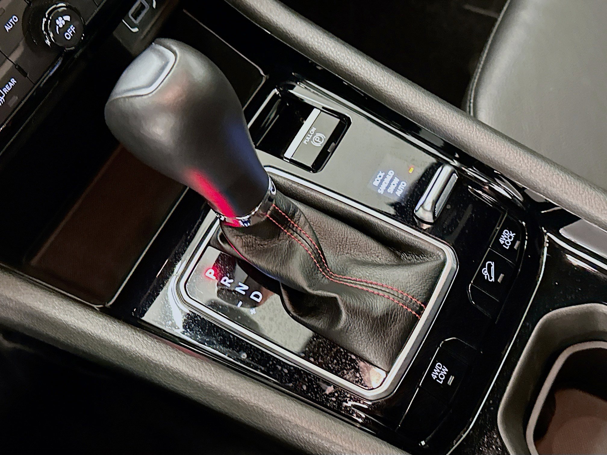 Used 2025 Jeep Compass Trailhawk AWD/4WD image 25