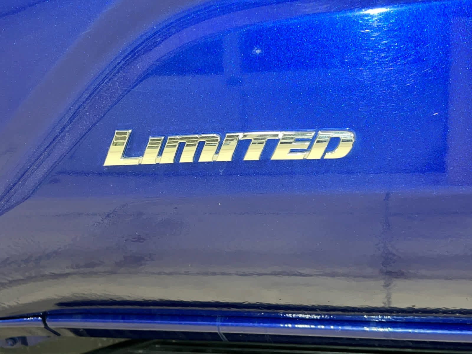 Used 2024 Toyota Tacoma Limited w/ Limited Package (LT) image 8