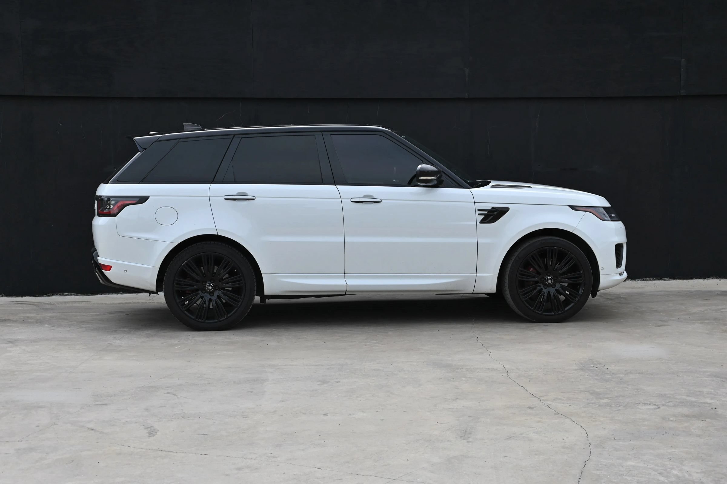 Used 2019 Land Rover Range Rover Sport HSE Dynamic AWD/4WD image 9