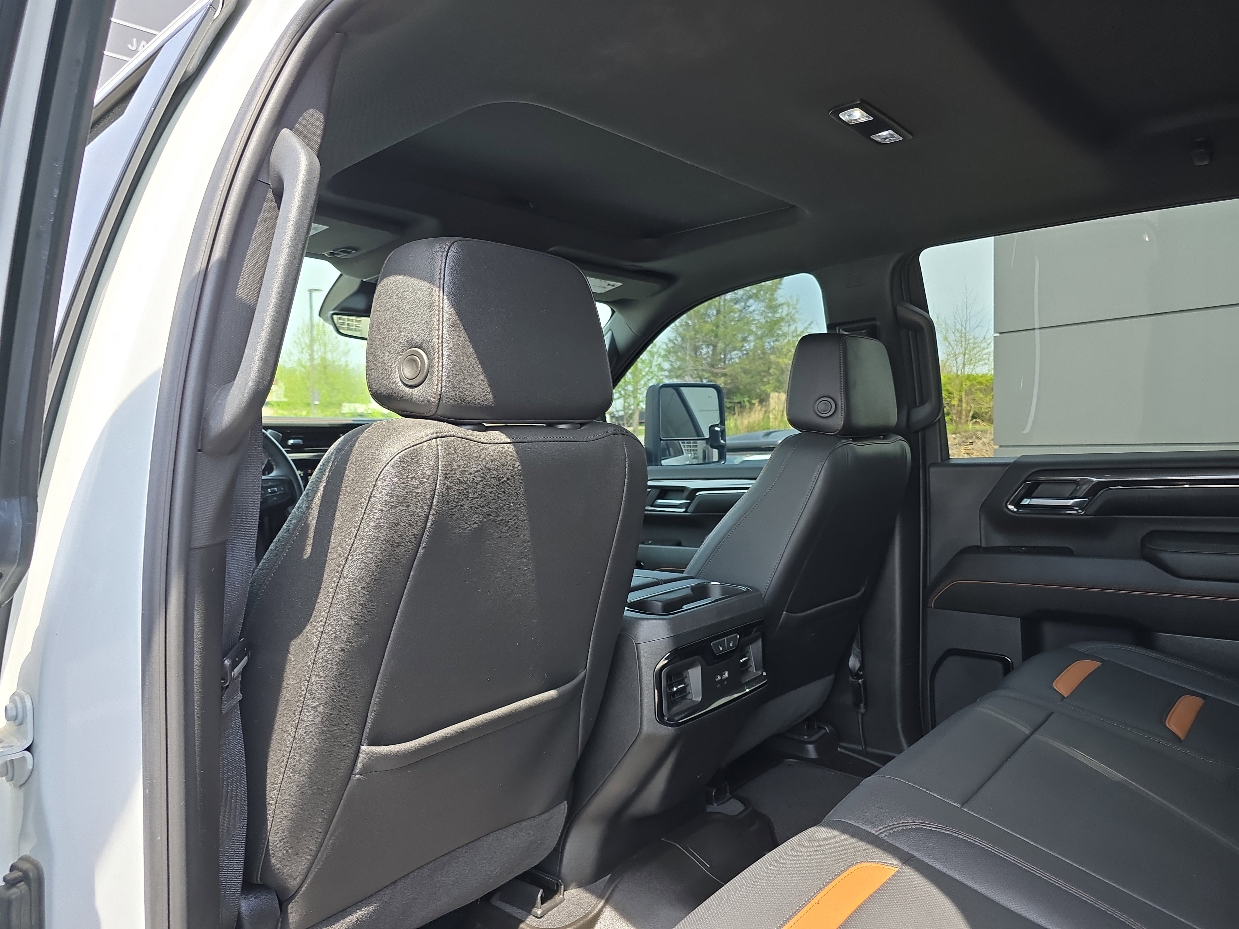 Used 2024 GMC Sierra 2500 AT4 w/ AT4 Premium Plus Package image 15