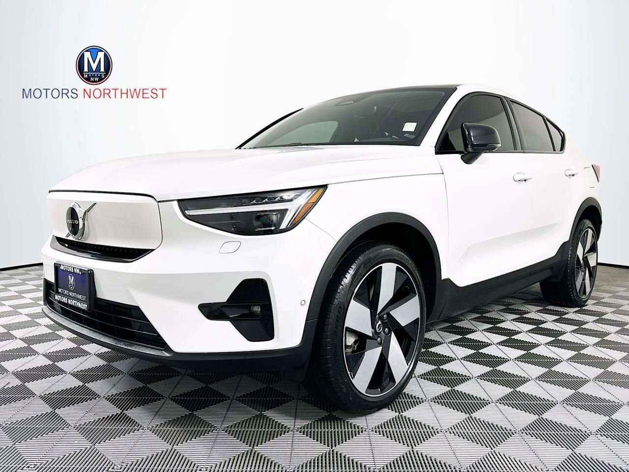 Used 2023 Volvo C40 P8 Recharge Ultimate image 1