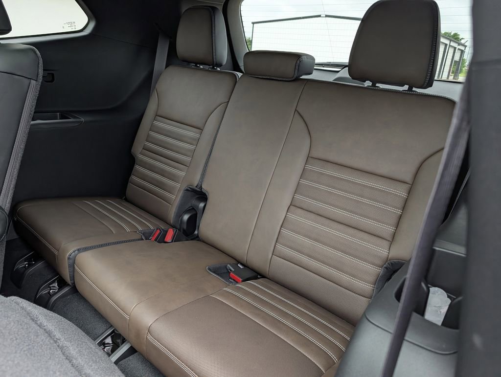 New 2026 GMC Acadia Denali Ultimate w/ LPO, Floor Liner Package AWD/4WD image 28
