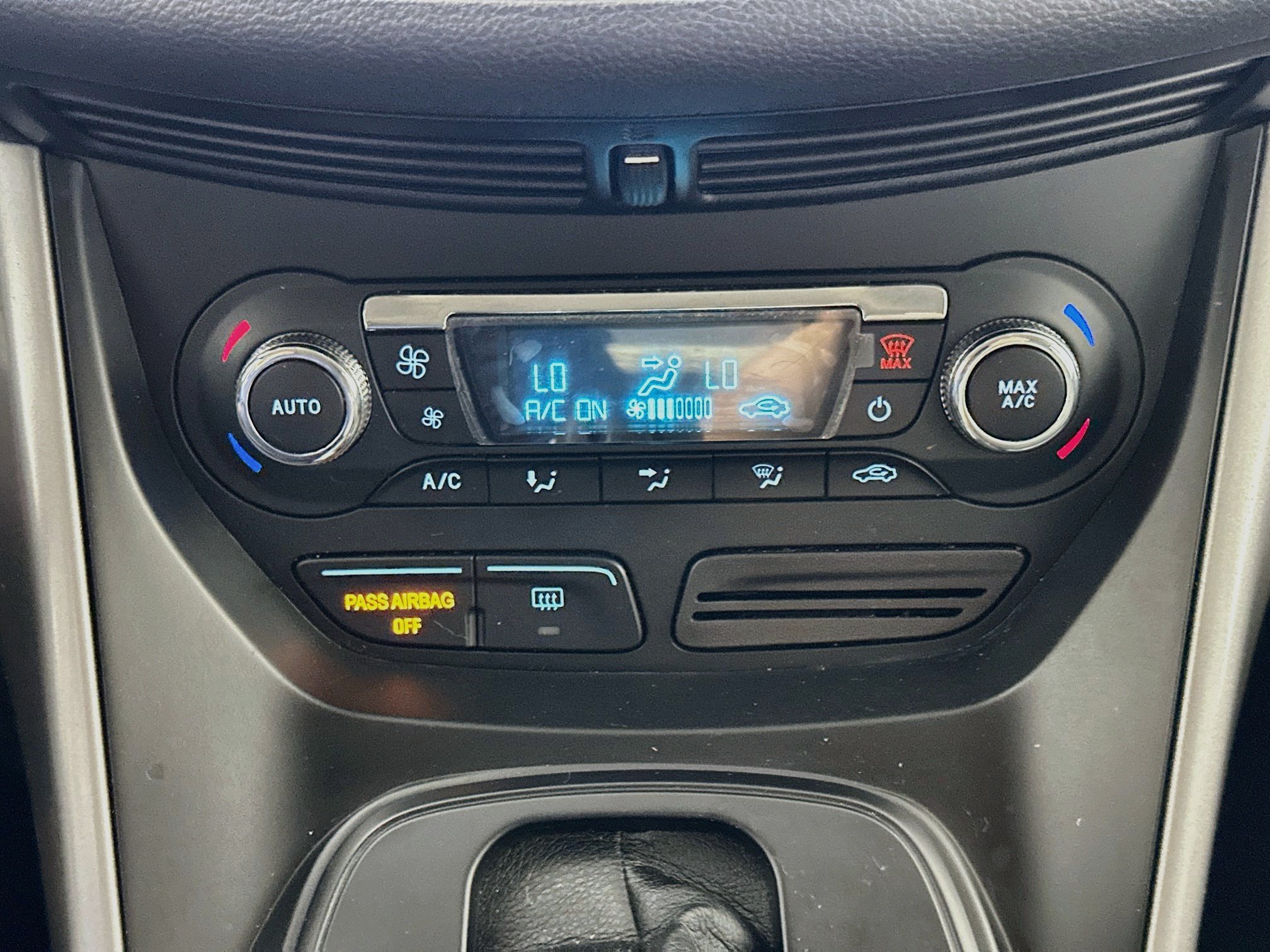 Used 2016 Ford Escape SE w/ Equipment Group 201A FWD image 21