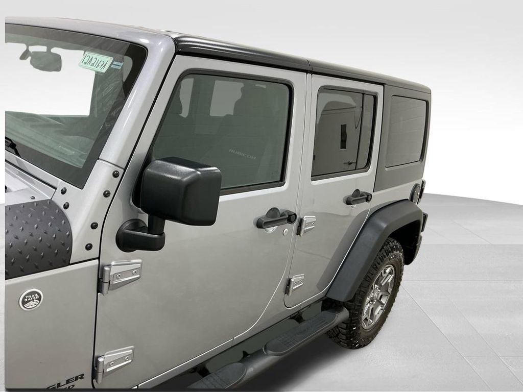 Used 2016 Jeep Wrangler Unlimited Rubicon w/ Connectivity Group image 9