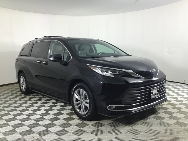 Used 2022 Toyota Sienna Limited