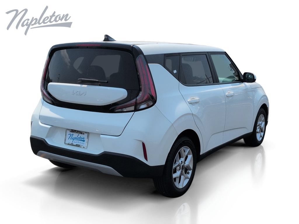 Used 2024 Kia Soul LX w/ Option Group 015 FWD image 6