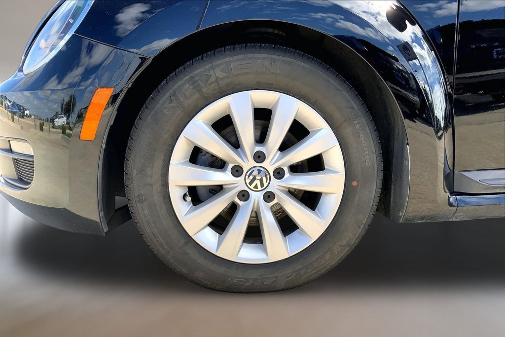 Used 2016 Volkswagen Beetle 1.8T S FWD image 8