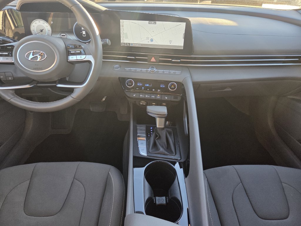 Certified 2023 Hyundai Elantra SEL w/ Convenience Package FWD image 16