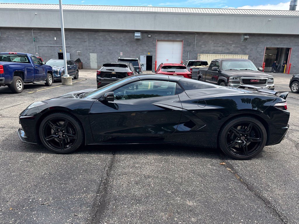 Used 2024 Chevrolet Corvette Stingray Convertible w/ Z51 Performance Package RWD image 2