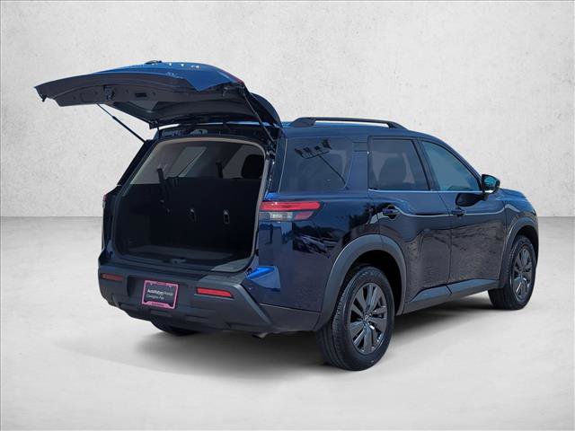 Used 2024 Nissan Pathfinder SV FWD image 5