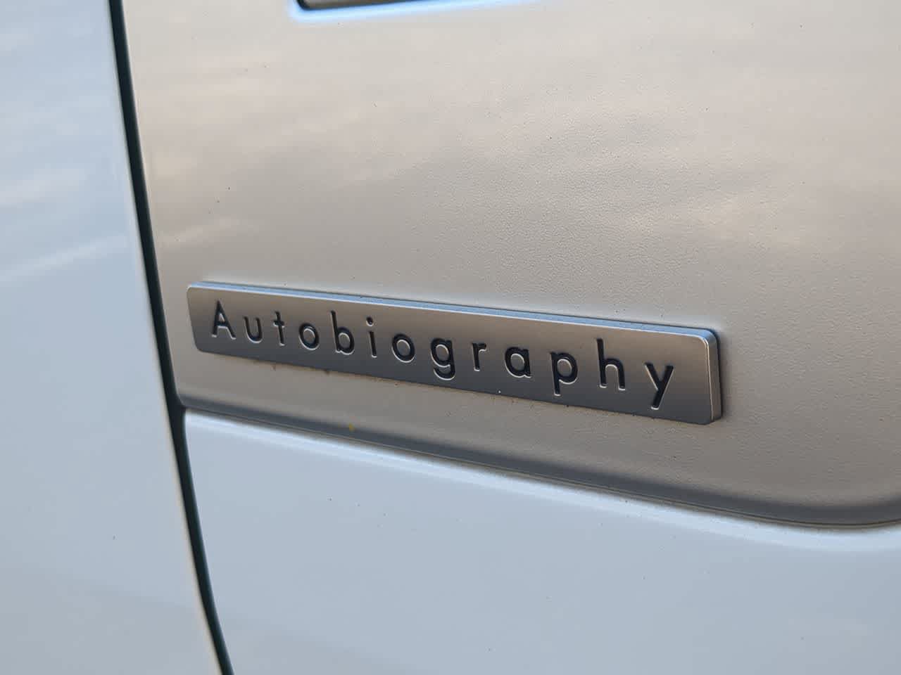 Certified 2023 Land Rover Range Rover Long Wheelbase Autobiography AWD/4WD image 39