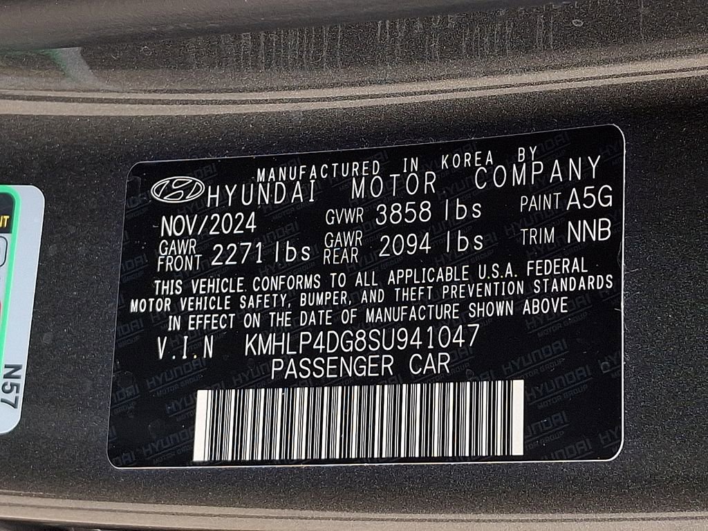 Used 2025 Hyundai Elantra Limited FWD image 27