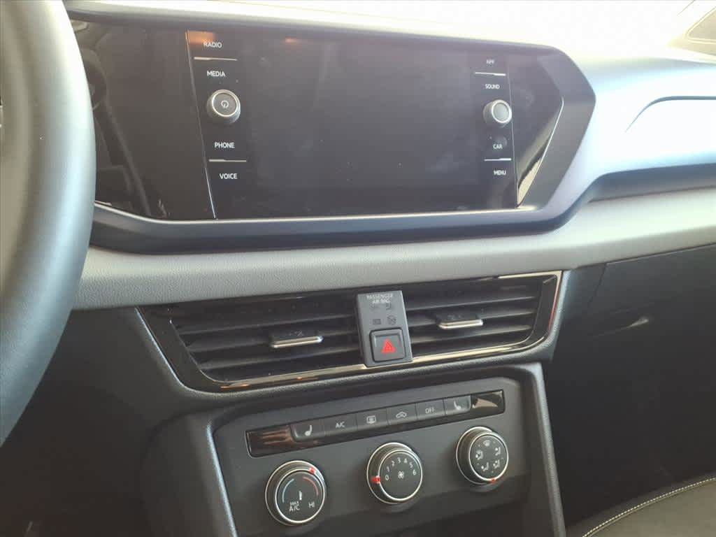 Certified 2022 Volkswagen Taos SE FWD image 12