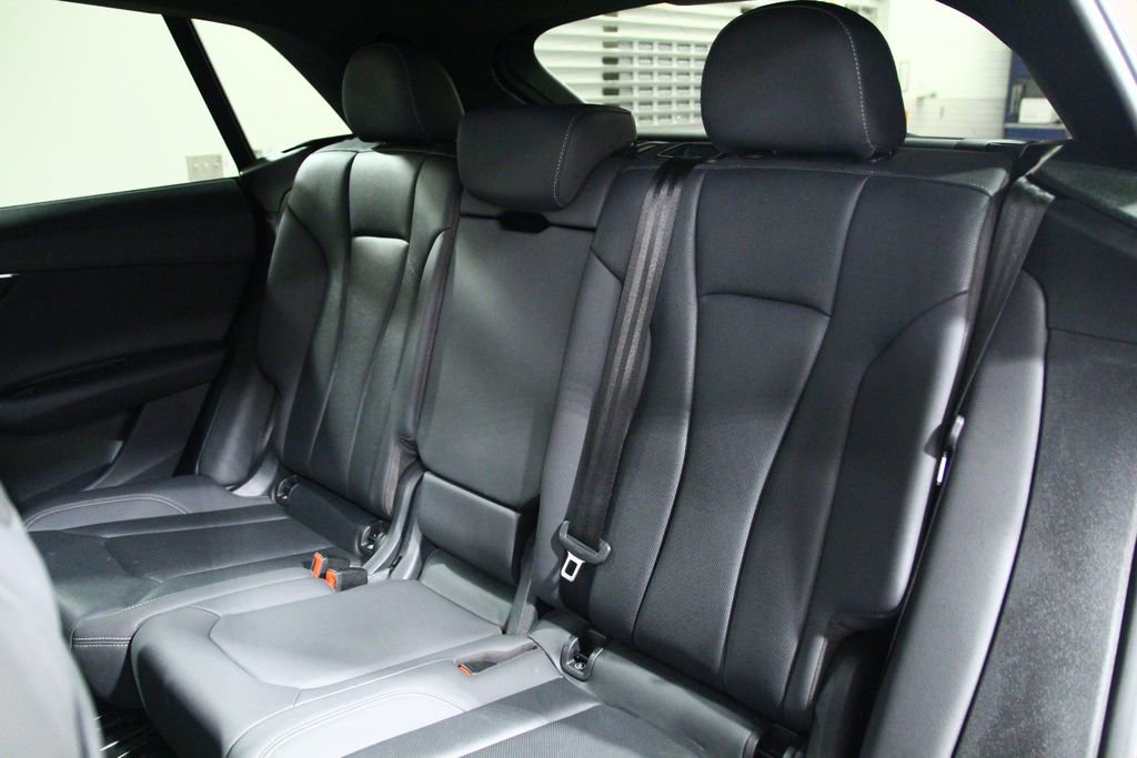 Used 2021 Audi Q8 Premium Plus w/ Premium Plus Package image 29
