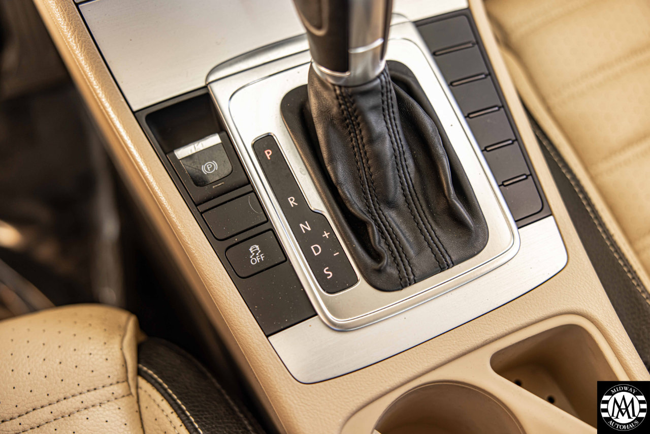 Used 2015 Volkswagen CC R-Line image 27