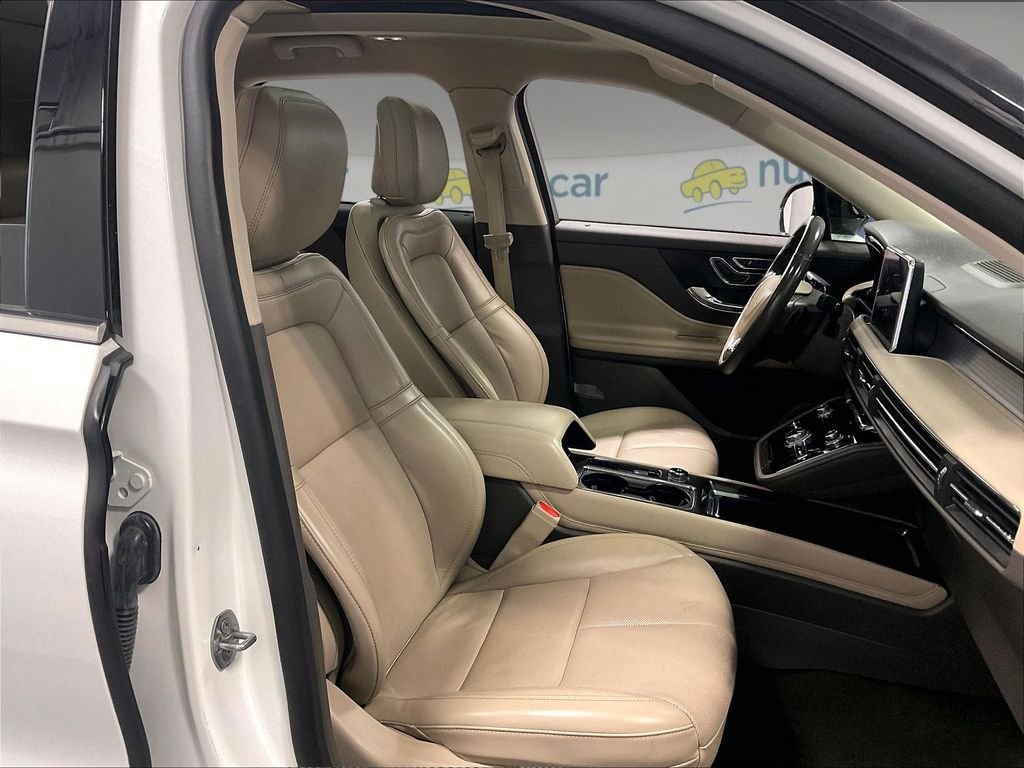 Used 2020 Lincoln Corsair AWD w/ Premium Package image 11