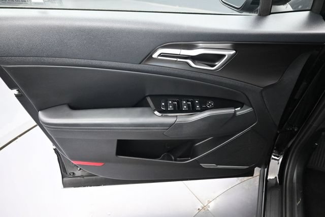 Used 2025 Kia Sportage EX FWD image 25