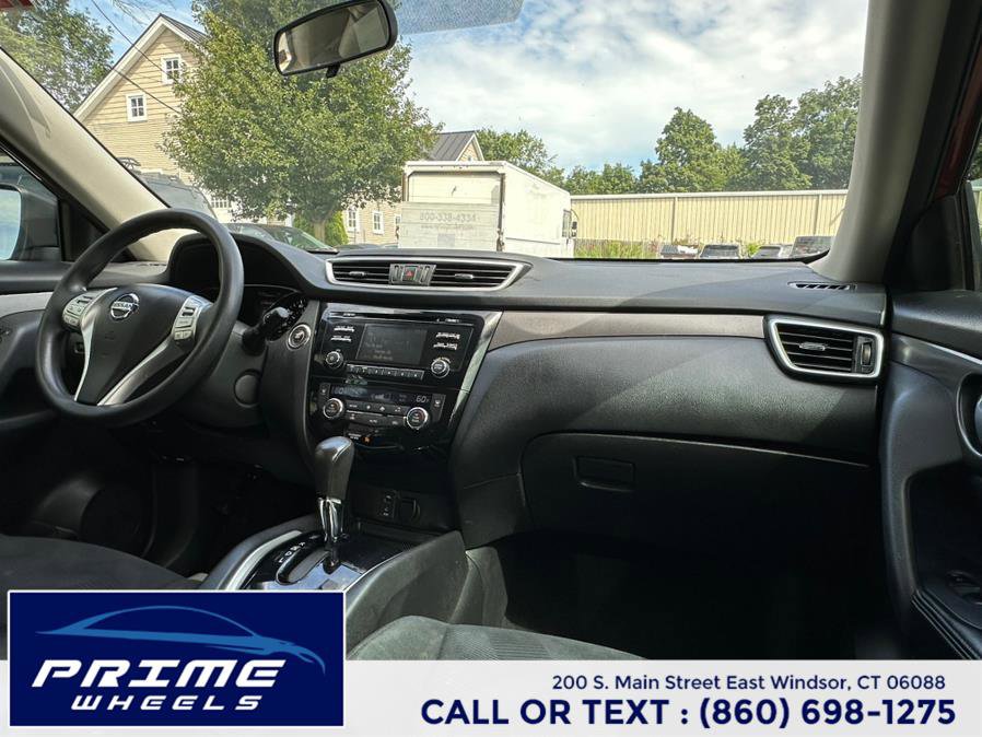 Used 2014 Nissan Rogue SV image 19