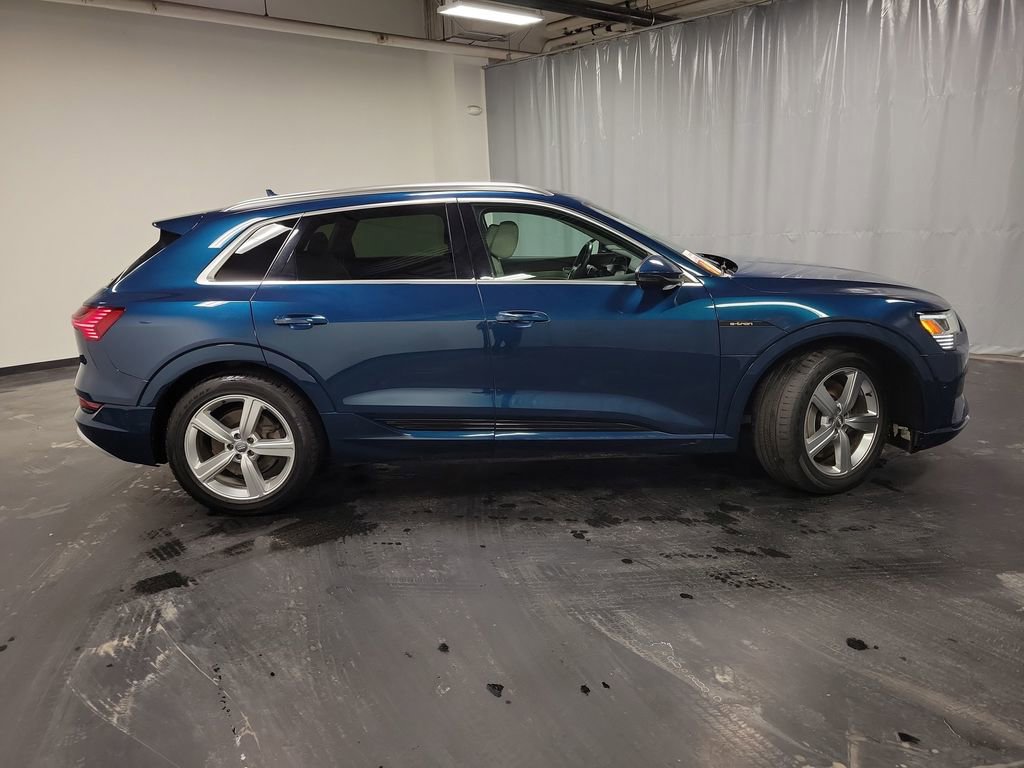 Used 2019 Audi e-tron Premium Plus image 9