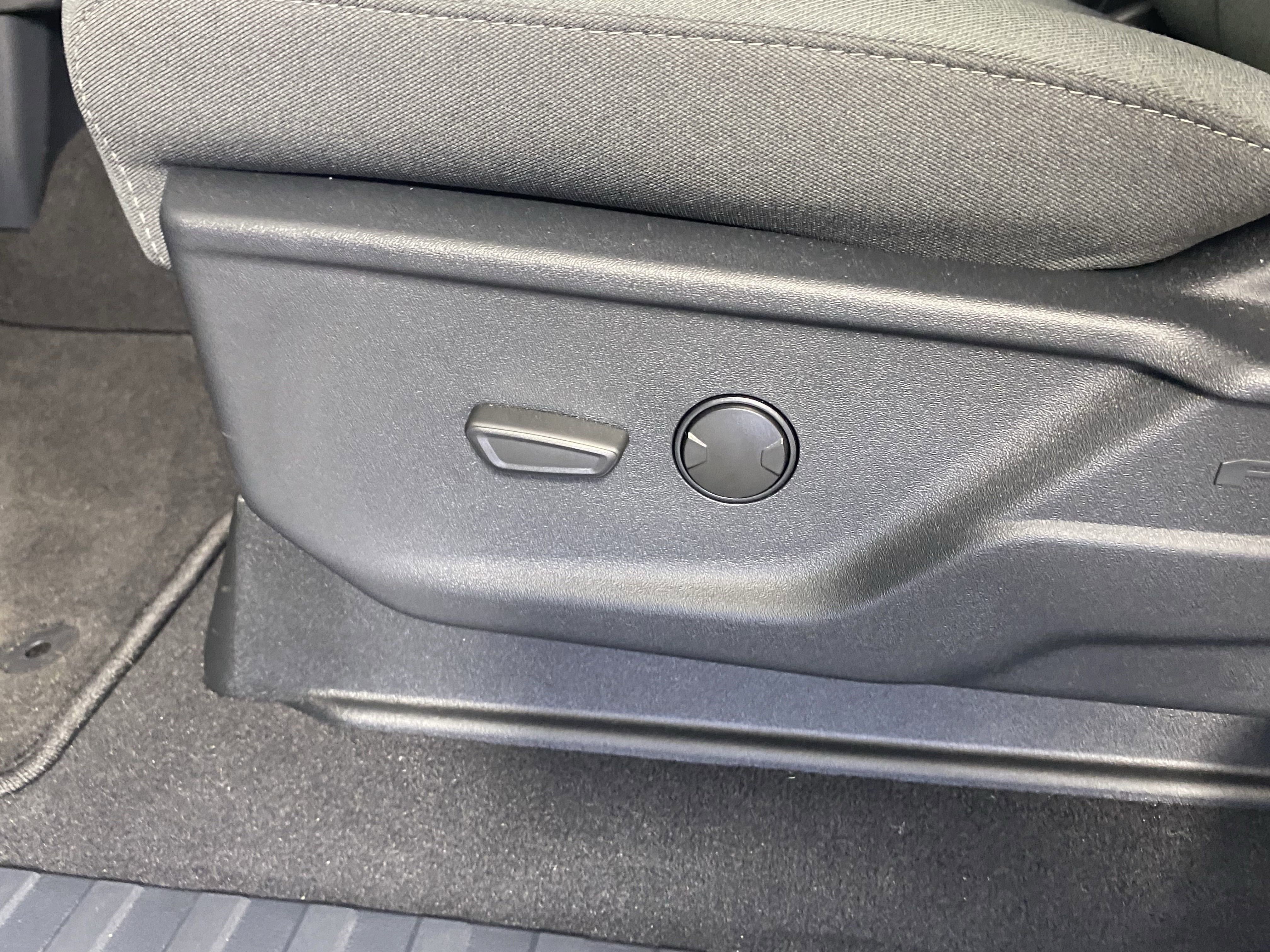 New 2025 Ford F350 XLT w/ Black Appearance Package image 16