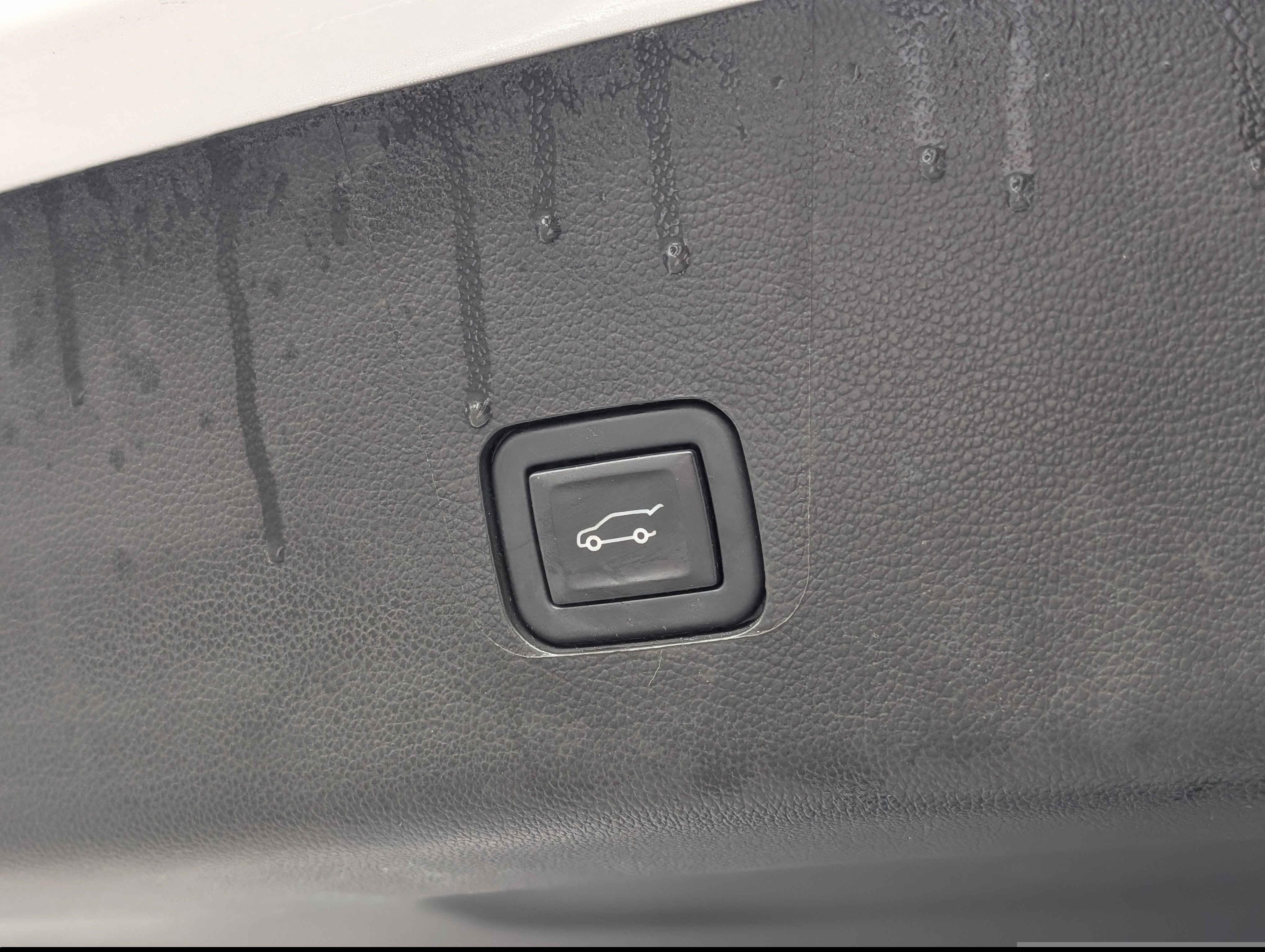 Used 2023 Chevrolet Traverse Premier image 51