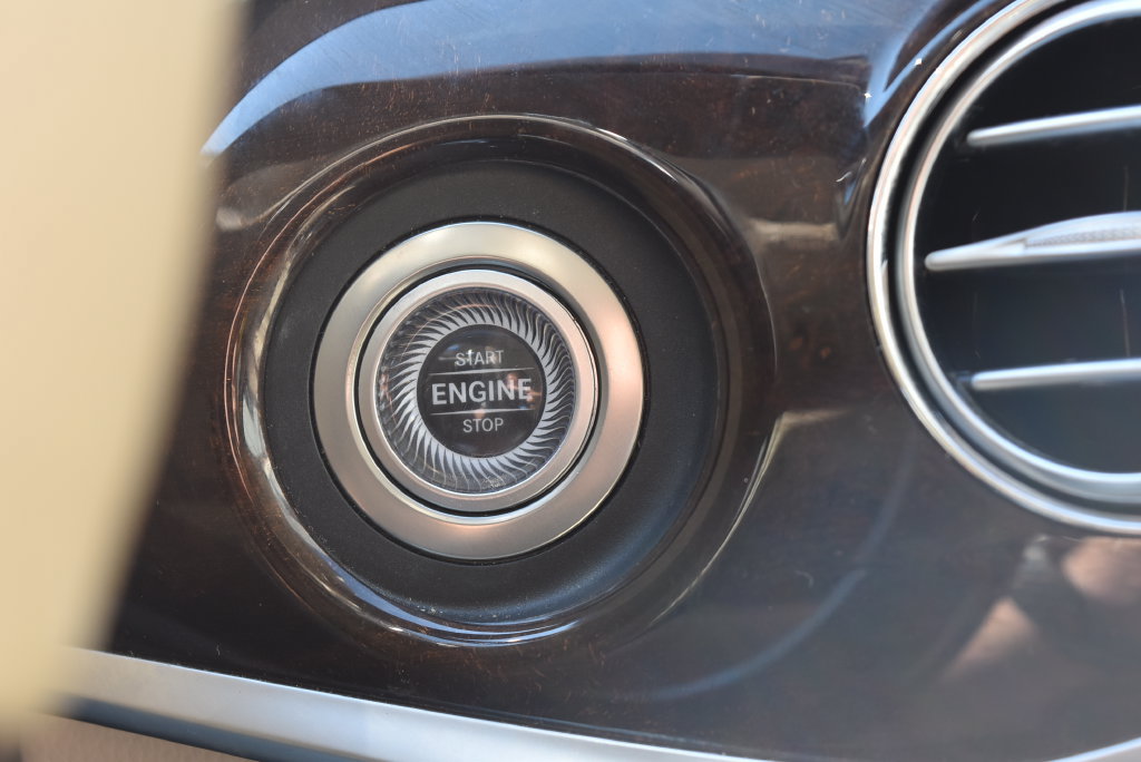 Used 2019 Mercedes-Benz S 450 4MATIC Sedan w/ AMG Line Exterior image 16