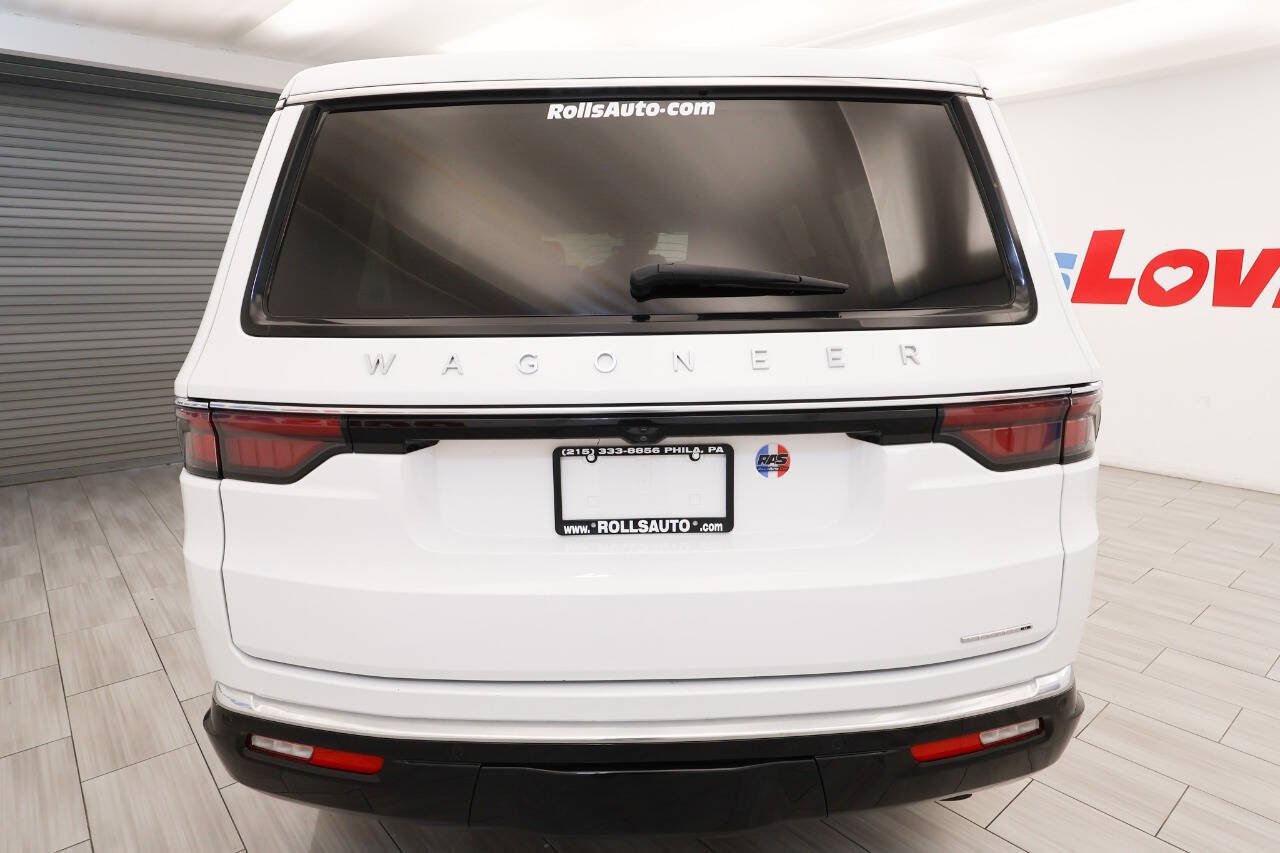 Used 2024 Jeep Wagoneer L Series II w/ Flexible Seating Group AWD/4WD image 4