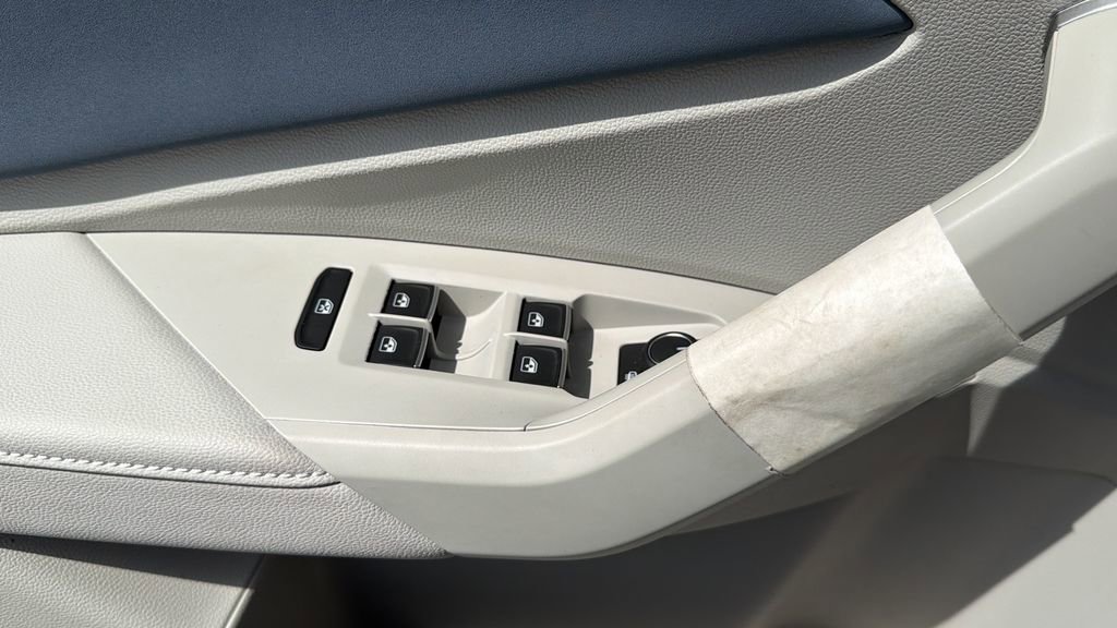 New 2026 Volkswagen Jetta SE FWD image 29