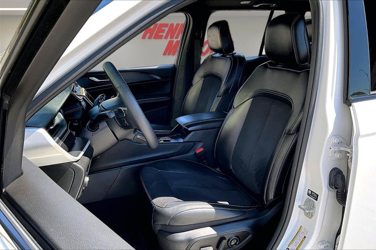 Used 2024 Jeep Grand Cherokee Altitude AWD/4WD image 22