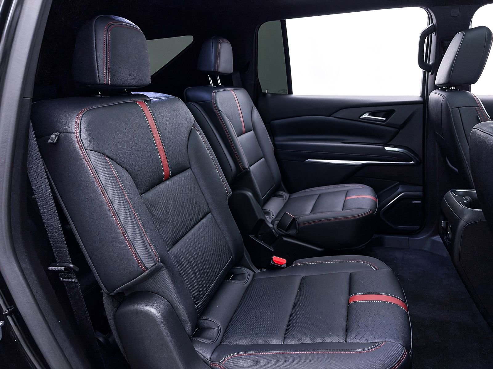 Used 2024 Chevrolet Traverse RS image 39