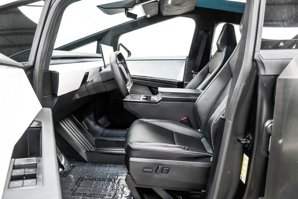 Used 2024 Tesla Cybertruck AWD Crew Cab image 16