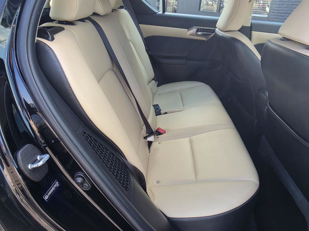 Used 2014 Lexus CT 200h FWD image 42