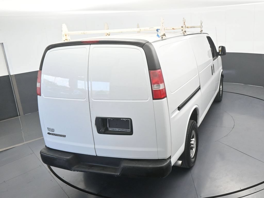 Used 2018 Chevrolet Express 2500 RWD image 32