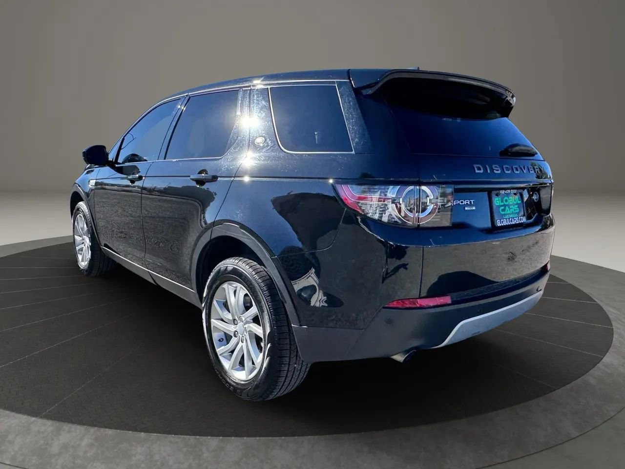 Used 2019 Land Rover Discovery Sport HSE image 7