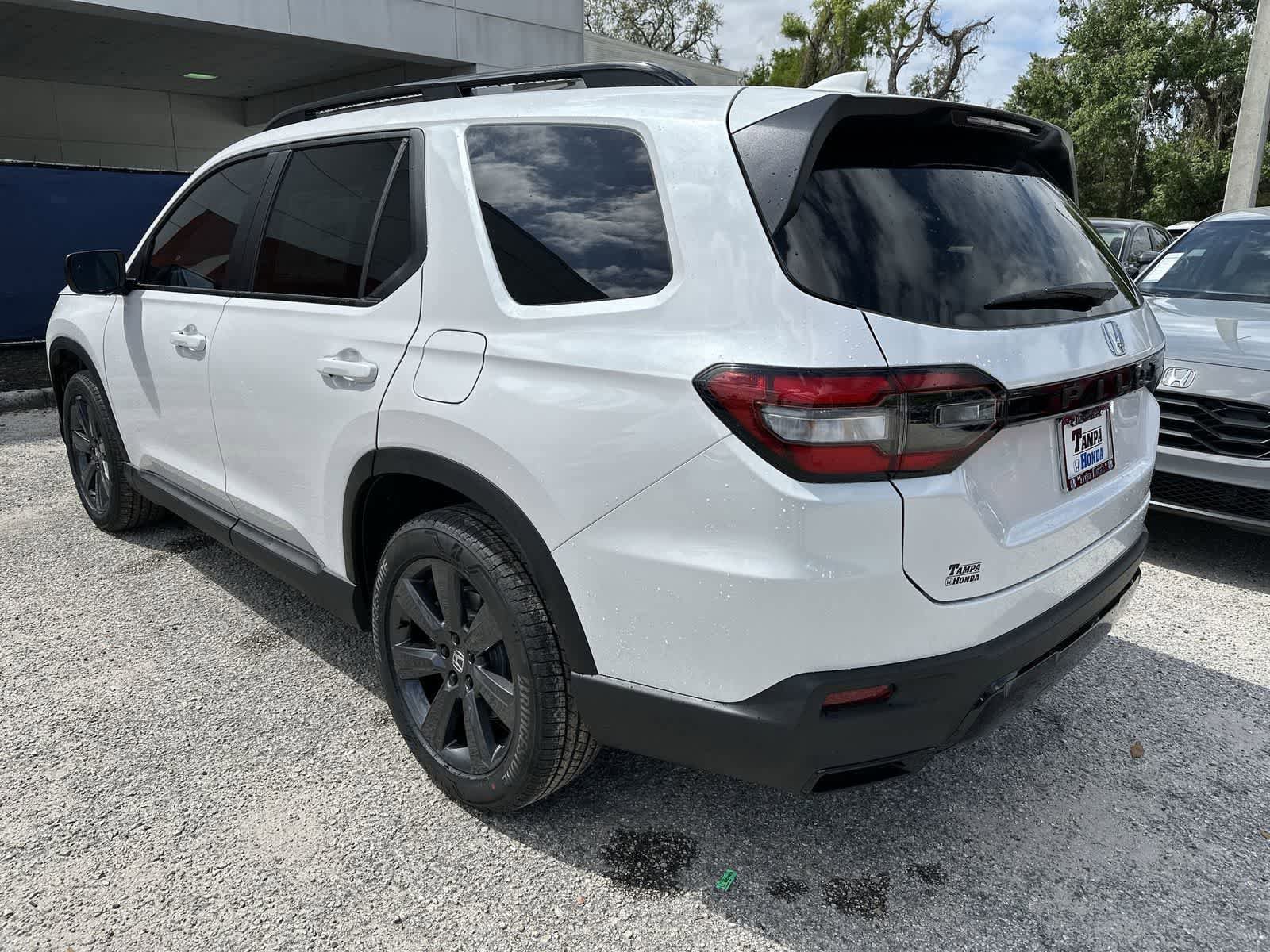 New 2026 Honda Pilot Sport image 6