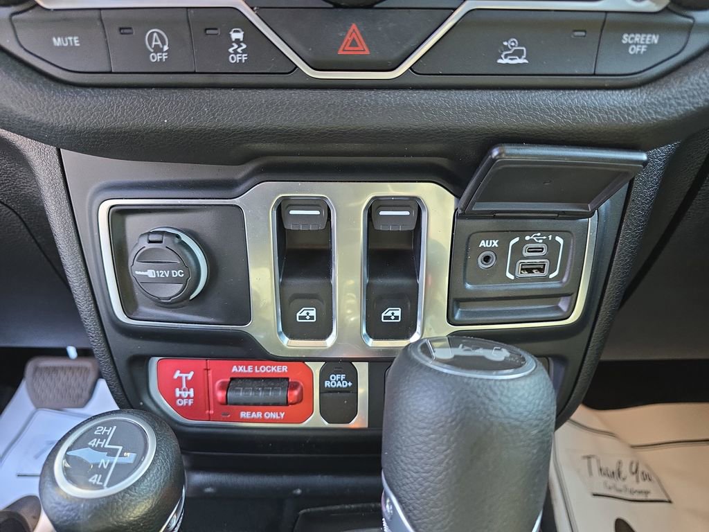 Used 2025 Jeep Wrangler Willys image 31