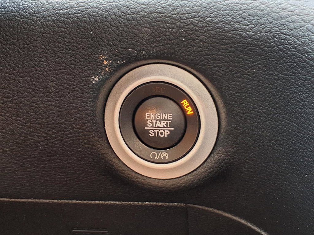 Used 2021 Chrysler Pacifica Pinnacle FWD image 8