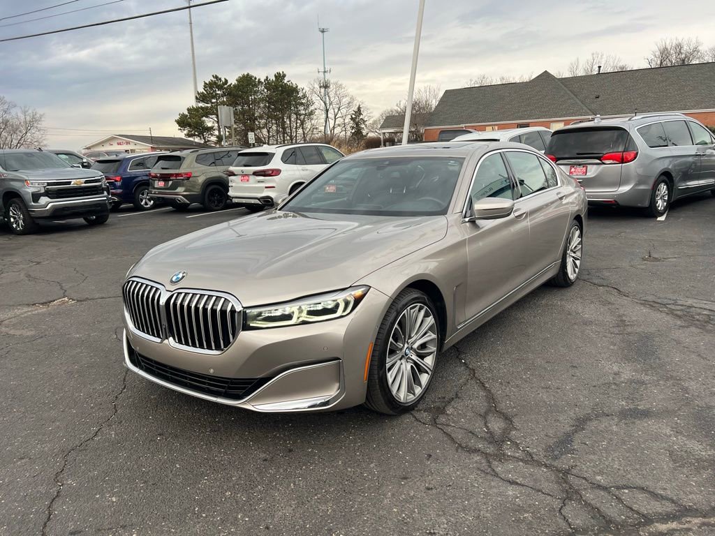 Used 2021 BMW 750i xDrive w/ Executive Package AWD/4WD image 2