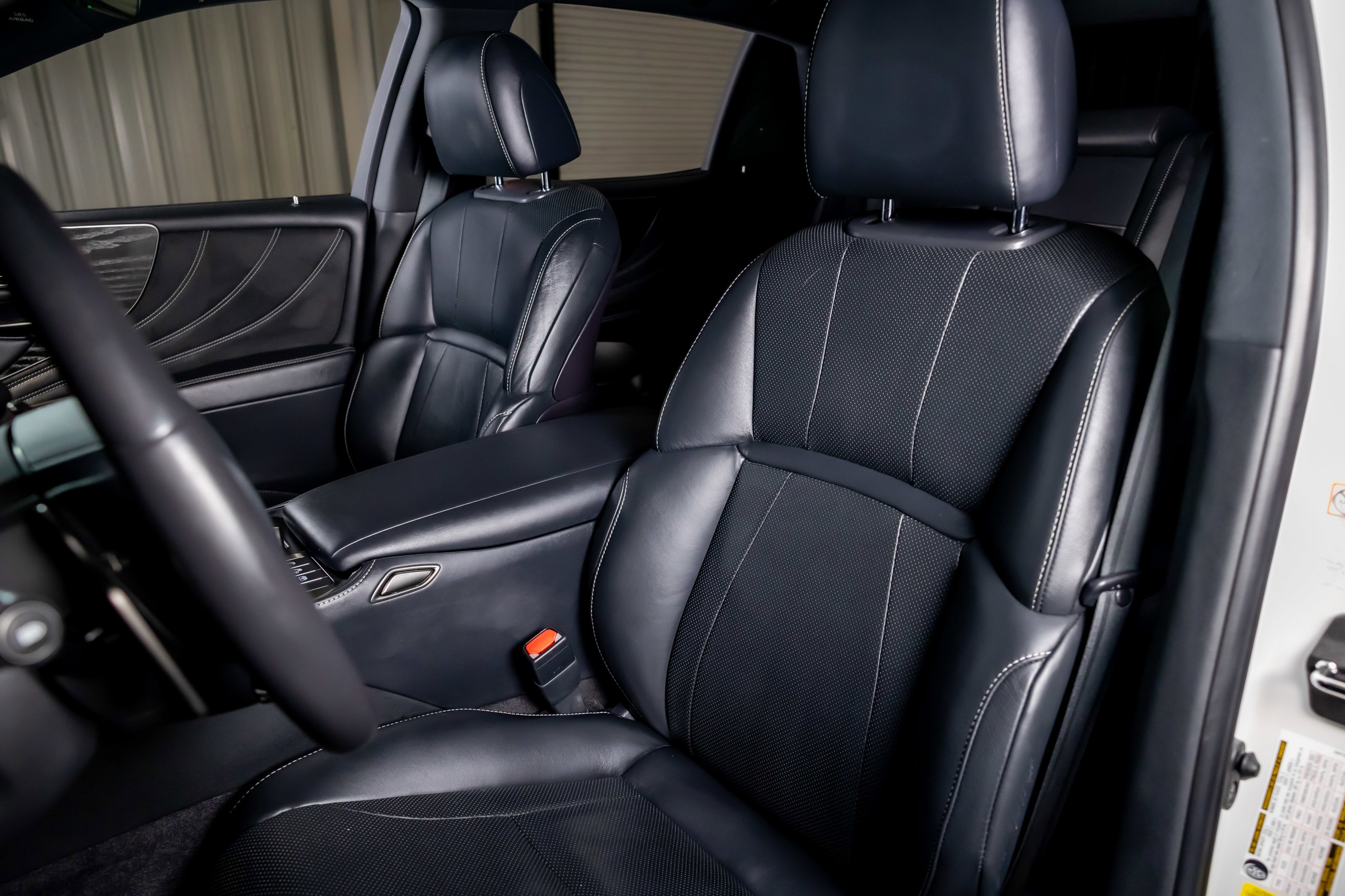 Used 2021 Lexus LS 500 w/ Accessory Package (Z2) RWD image 4