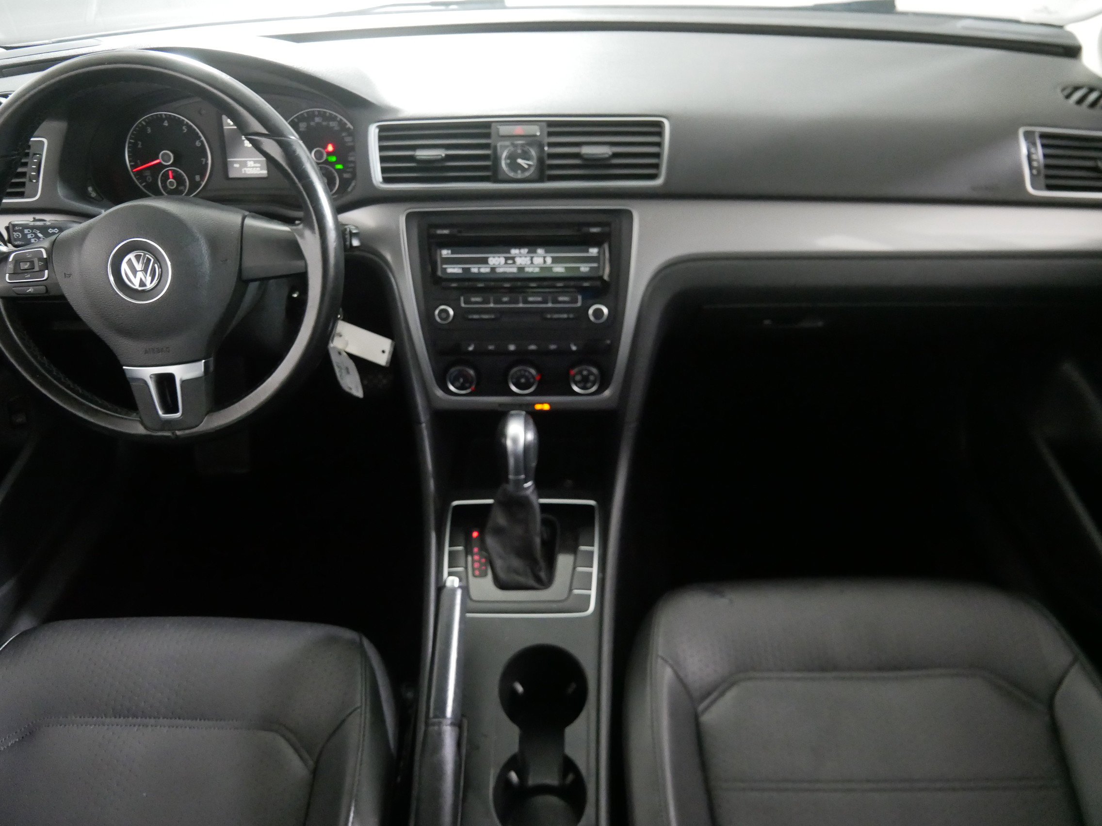 Used 2015 Volkswagen Passat 1.8T Wolfsburg Edition image 10