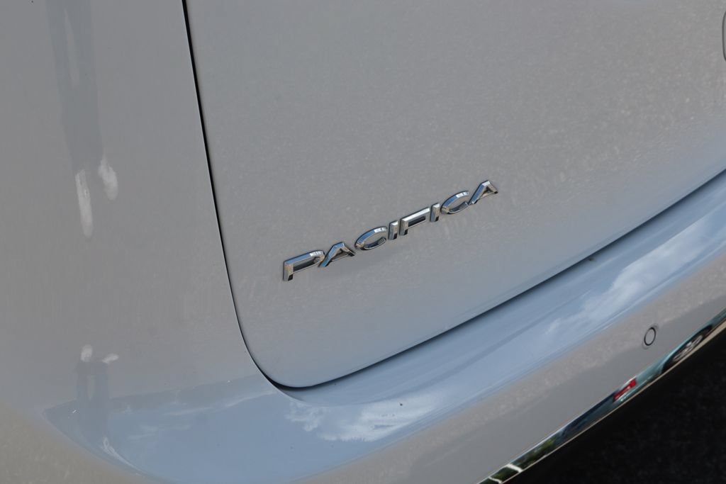 Used 2026 Chrysler Pacifica Select FWD image 30