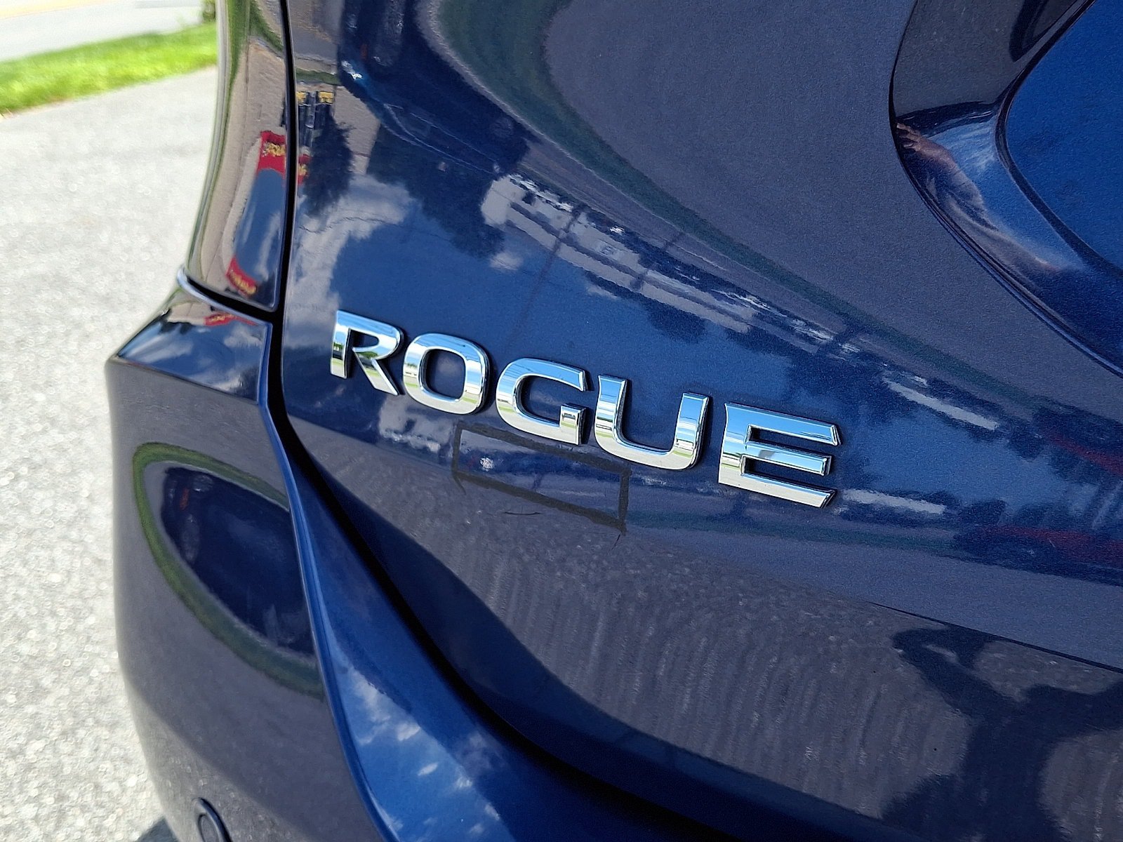 Used 2019 Nissan Rogue SV AWD/4WD image 29