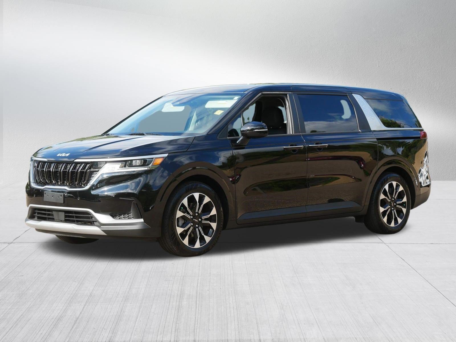 Certified 2023 Kia Carnival EX FWD image 3