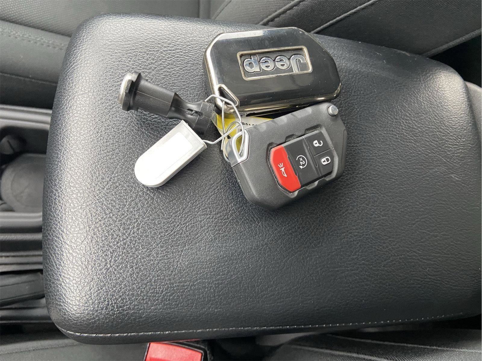 Used 2021 Jeep Wrangler Unlimited Sport image 33