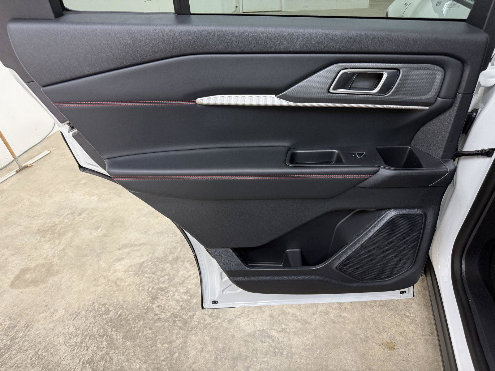 New 2026 Ford Explorer ST-Line w/ ST-Line Street Pack AWD/4WD image 23