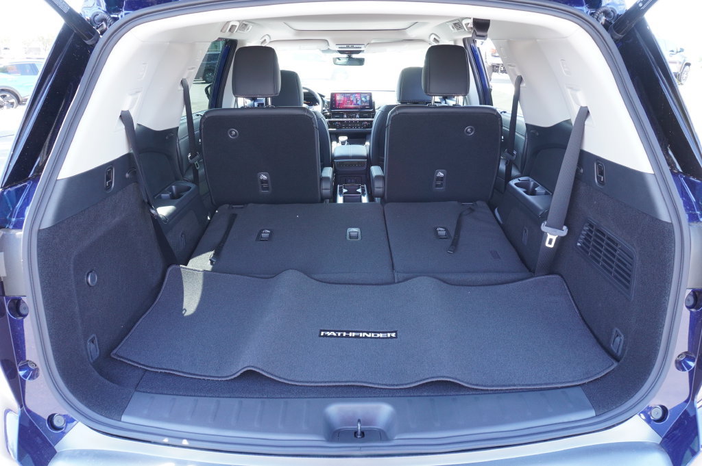 New 2026 Nissan Pathfinder SL w/ SL Premium Package FWD image 8