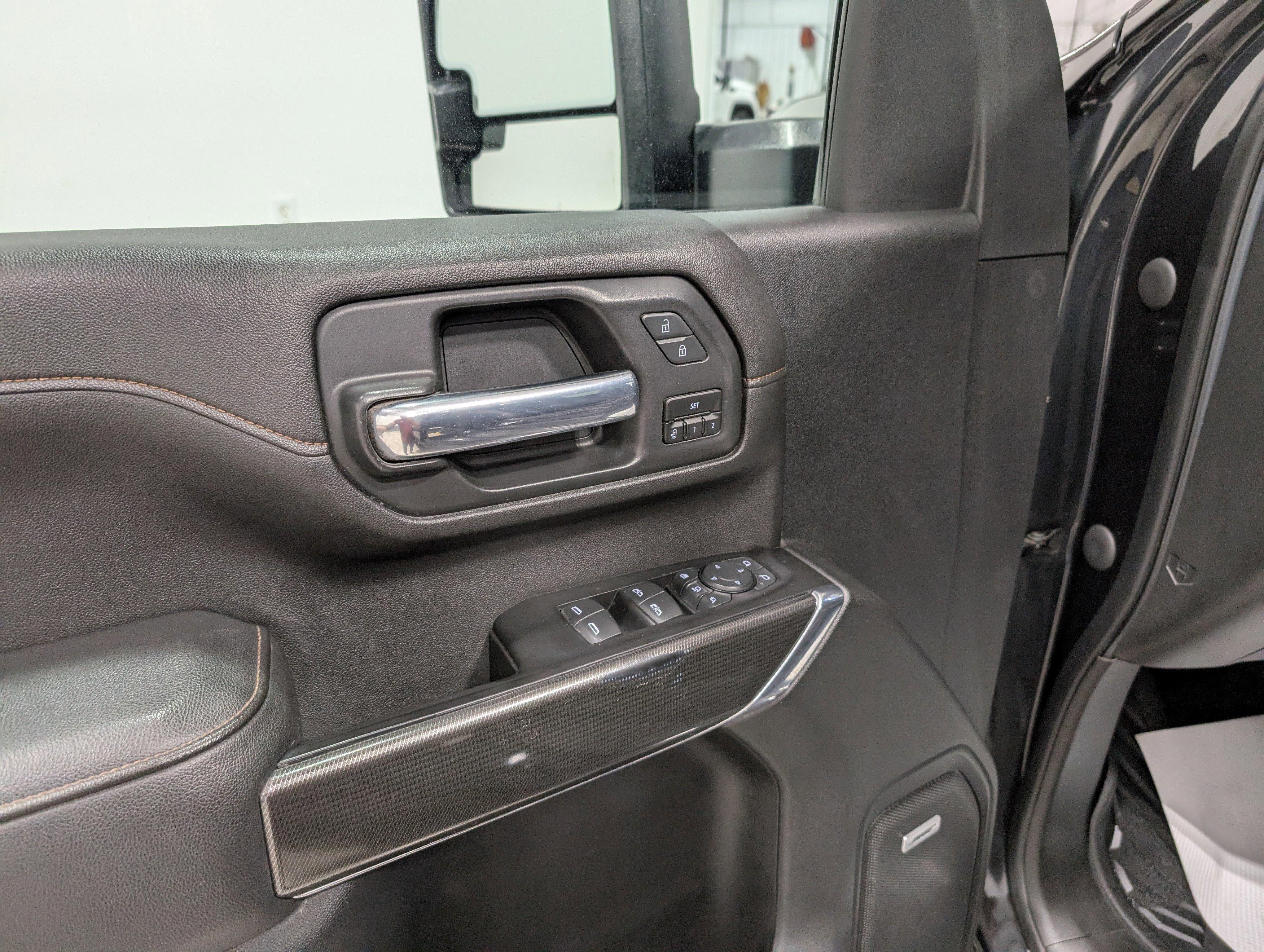 Used 2020 GMC Sierra 2500 AT4 w/ AT4 Premium Package image 16