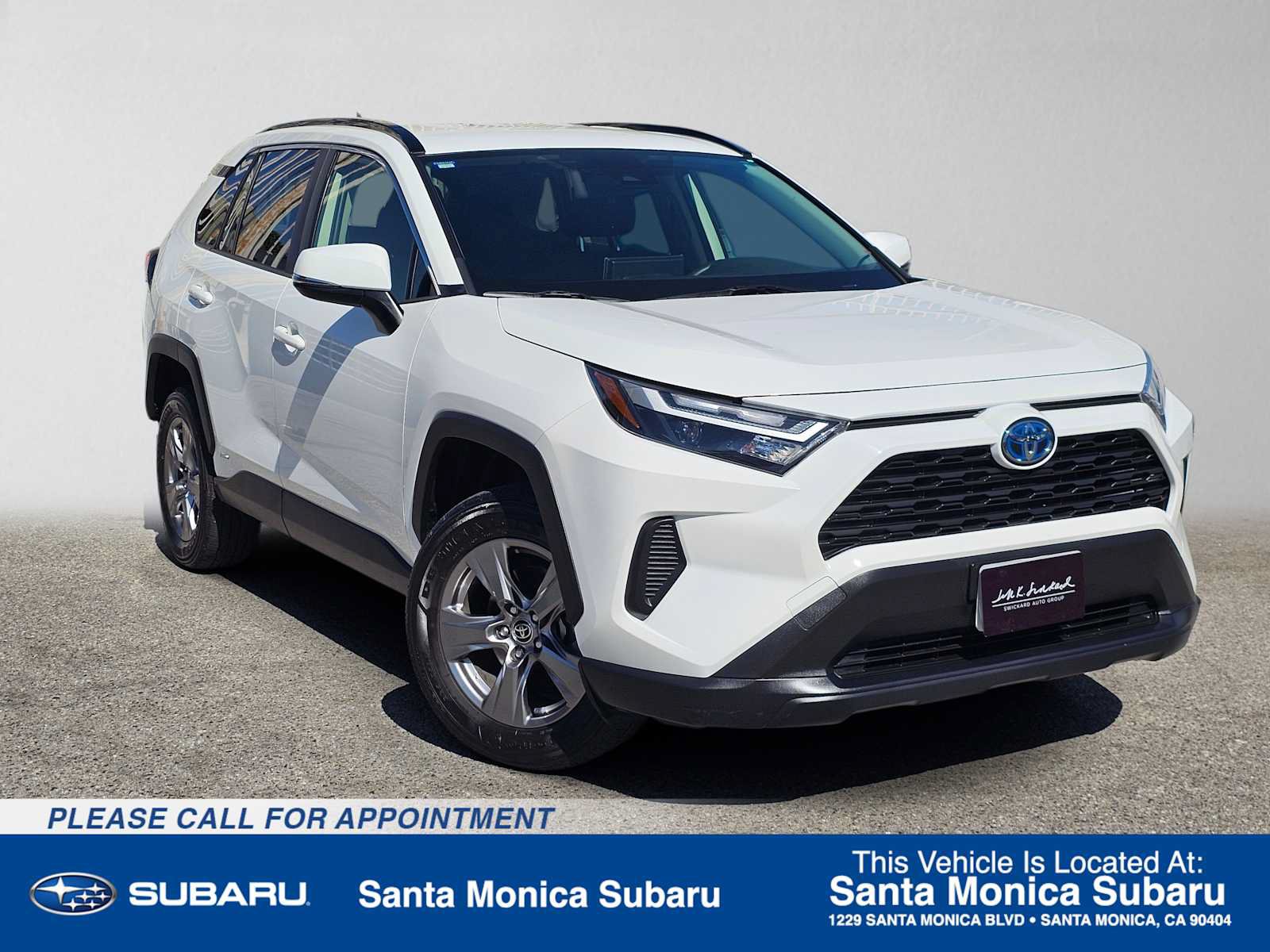 Used 2023 Toyota RAV4 LE AWD/4WD image 1