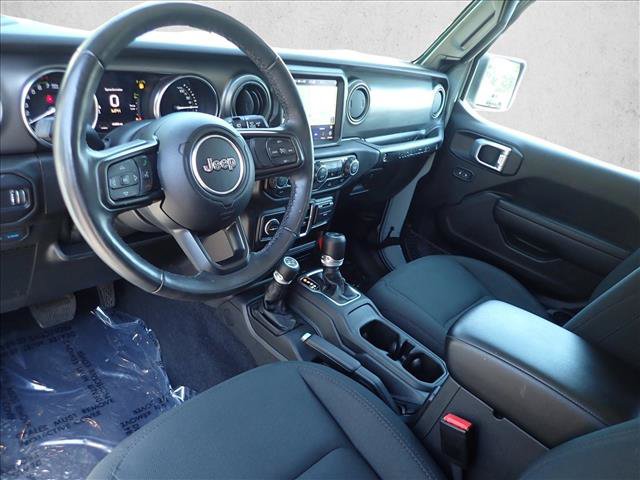 Used 2023 Jeep Wrangler Unlimited w/ Cold Weather Group AWD/4WD image 10