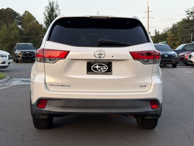 Used 2018 Toyota Highlander XLE FWD image 4
